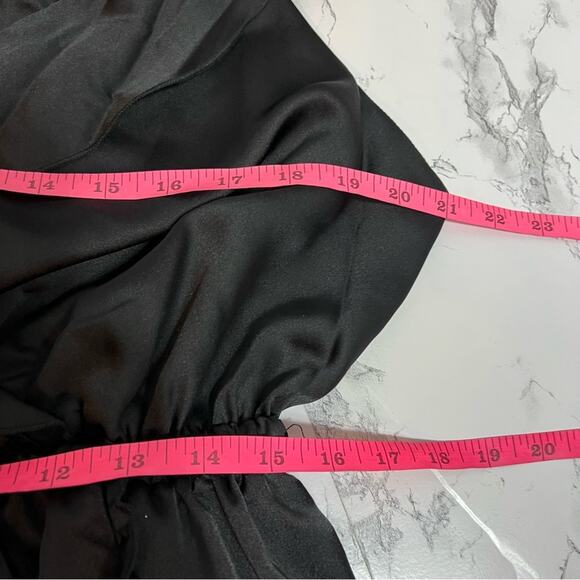 NWT Show me your mumu Samantha Ruffle Wrap
Dress black Sz 3X missing belt - Picture 7 of 10